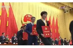 习总书记亲自颁奖是什么感受？小绿的好朋友来告诉你图片