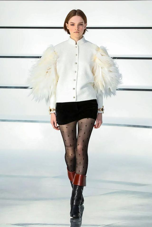 时尚圈的女孩不穿光腿神器穿什么？