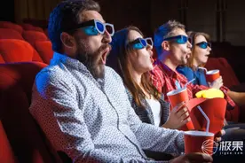 谷歌造了块神秘的黑玻璃！相隔万里面对面聊天，身临其境太炫酷图片