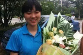 湖北女孩高考617分，执意复读被吐槽“不知足”，最后考多少分图片