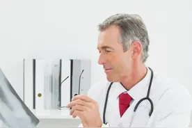 左侧肋骨下方疼痛是怎么回事？医生盘点：多半是这5种疾病图片