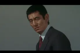 电影《追捕》故事，在日本不温不火，删减的内容里有什么图片