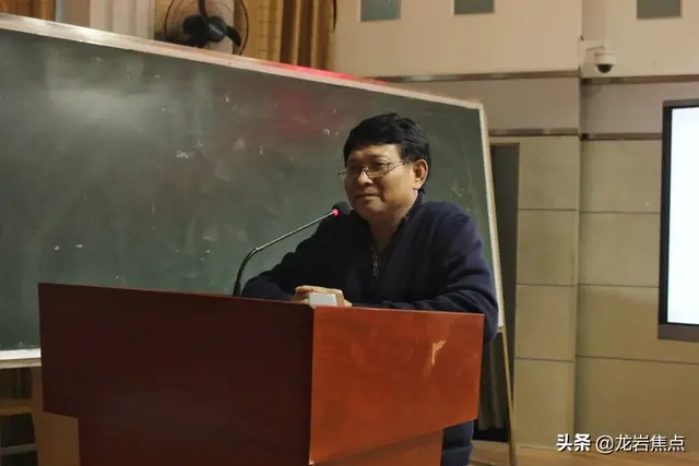 百般红紫斗芳菲 魅力教研展新颜——龙岩市小学语文统编教材六年级“样子课堂”与“优化设计”教学开放活动