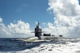 美军核潜艇现身波斯湾，154枚战斧导弹严阵以待，伊朗迎来劲敌图片