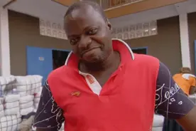 捐出去的衣服，在非洲却成暴利买卖，2元一捆反手涨百倍，纪录片图片