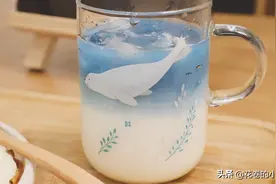 浅蓝色海洋牛奶冰饮，超高颜值，好看又好喝图片
