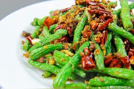 厨师长分享干煸四季豆做法，用一招，四季豆无毒不夹生，香辣可口图片