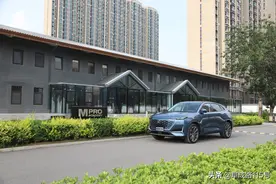 空间比本田冠道大 全系高功率2.0T 造型科幻的UNI-K到底值不值得买图片
