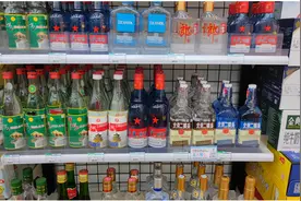 买白酒，不论贵贱，有这“2行字”的，都是酒精勾兑酒图片