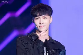 张艺兴30岁生日，妈妈祝他中年快乐，微博却被举报涉嫌抄袭肖战图片