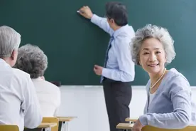 女生白头发增多，不要总觉得老了，或是由于体内缺乏这3种营养图片
