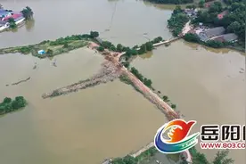 拆围还湖，拆桥保畅！岳阳拆除这座42年老桥，为防汛救灾让路图片