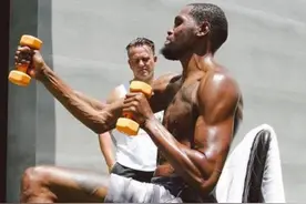 小臂比保罗整只手都长 双脚如一把镰刀，杜兰特这天赋太可怕图片