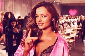 这是什么神仙身体乳？能气哭香水！网友：“涂上会被吃掉吗”？图片