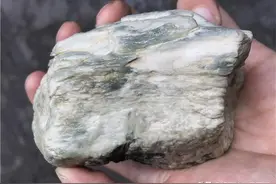 玩翡翠原石不懂这一项就等于白交学费图片