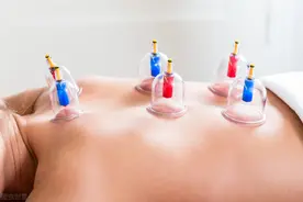 揭秘理疗店那点坑人的套路图片