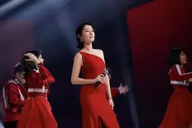 到了中年，既不缺钱又不缺爱的女人，活得该有多爽图片