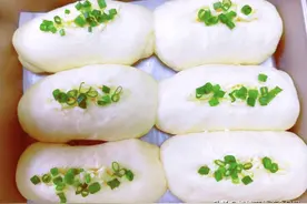 超软波兰种芝士香葱面包，一款好吃的咸味面包，来一起学一学吧图片