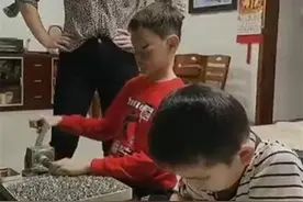 孩子不喜欢写作业，“硬核妈妈”一招搞定，家有熊孩子的快来借鉴图片