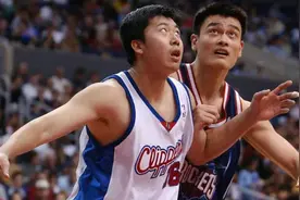 不打NBA后，阿联和周琦，为何不去欧洲打球？原因和钱有关图片