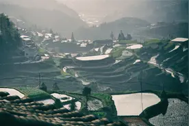 贵州自驾游，有幸遇到了堂安侗寨，它拥有中国最独特的梯田图片