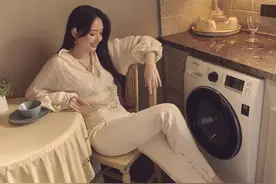 向佐、郭碧婷真会挑日子，七夕节晒合影，却有种“美女与野兽”感图片
