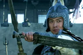 赵云勇压张飞，功盖关羽，智逼孔明，摘获三国第一战神桂冠可行？图片