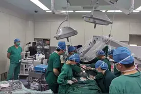 刚出生男婴腰骶部包块逐渐增大 江西省儿童医院为其手术切除图片