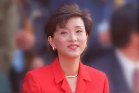 女性在职场中的形象到底有多重要，看到杨澜就知道了图片