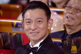 金鸡奖晚会总结：周冬雨成“三金影后”，千玺陪跑但痘痘很瞩目图片