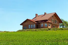 十年之后，农村的宅基地究竟能够值多少钱，一万一平方米靠谱吗？图片