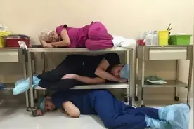 别等累晕后再去赞美他们，看完医生喝葡萄糖的故事，让人心疼图片