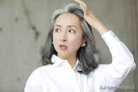 47岁后不再染发！这位日本主妇打扮简单日常，50岁难留青春也优雅图片