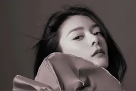 傅菁全新大片上线，连换两套造型，这女王范绝了图片