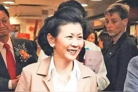 60岁与92岁的仰慕之恋：周凯旋无名无分，陪李嘉诚走过27年图片