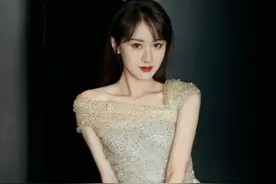 上戏同班同学！热巴钟楚曦大火，袁冰妍却被嘲“丫鬟脸”？图片