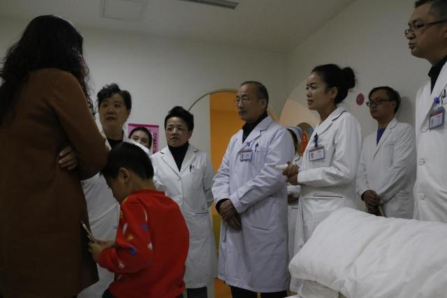 姘ㄥ熀閰镐唬璋㈢梾鐨勬偅鑰咃紝鍙戠梾鍚庣殑鐥囩姸琛ㄧ幇涓ラ噸锛屾湰鐥呰繕鏈夐仐浼犲€惧悜