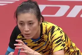 37岁女乒世界杯第四名，一块破球拍没有赞助，教练衣服洗得泛白图片