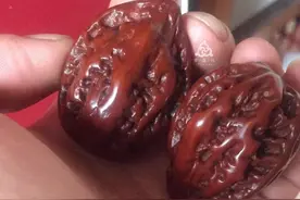 核桃盘了1年，脏了，怎么办？这些5招教你如何清理图片