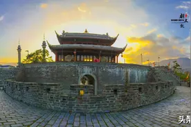摩天岭下1700年的城，曾是青川县城，现在镇政府都搬走了图片