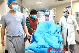 残疾妈妈王宝珍手术成功 子宫肌瘤顺利切下图片