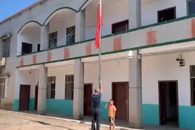 湖南一小学只剩一名老师和一名学生，仍坚持上好“开学第一课”图片