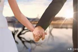 男友买房只写他名，让还房贷我赌气买房，看到房产证男友怒：分手图片