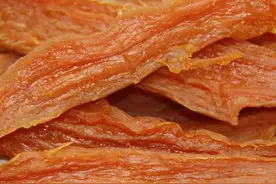 用奶奶教这一招晒红薯干，颜色鲜艳不发黑，软中带硬，香甜有嚼劲图片