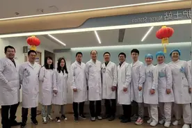 “网红医生”张宗敏来深手术，患者口碑在线图片