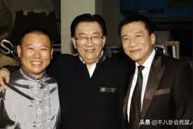 郭德纲连续14年悼念侯耀文，照顾其女儿外孙女，却和其哥哥不和图片