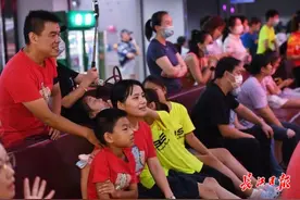 暌别25年，曾经风光无限的保龄球比赛又回来了图片