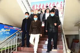邯郸市检察院李素颖检察长看望慰问驻村工作队图片