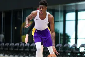 再见了，洛杉矶！字母弟即将签下5年合同！正式离开湖人图片