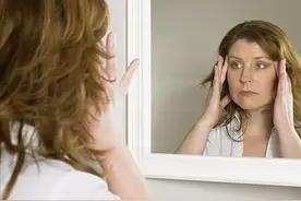 女生睡觉时，到底要不要穿内衣？裸睡舒服，但是安全吗？图片